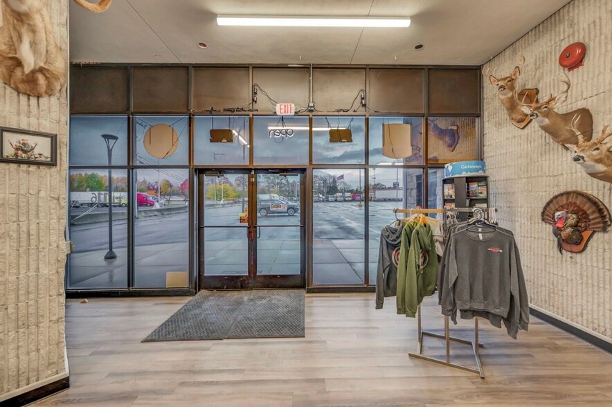 More Photos Of 116-120 Monahan Ave, Dunmore Flex For Lease