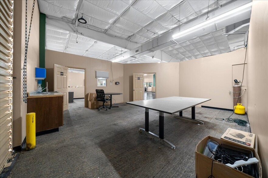 More Photos Of 13866 S Us-441, Summerfield Office For Sale