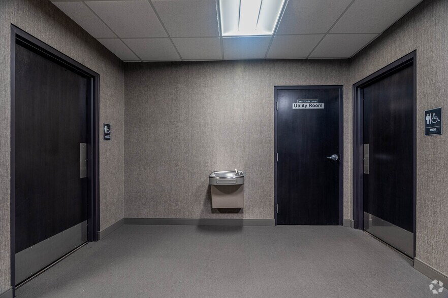 More Photos Of 181 New Rd, Parsippany Office For Lease