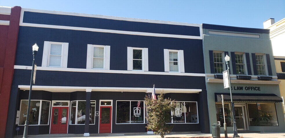 More Photos Of 103 Court Sq, Abbeville Storefront Retail Residential For Sale