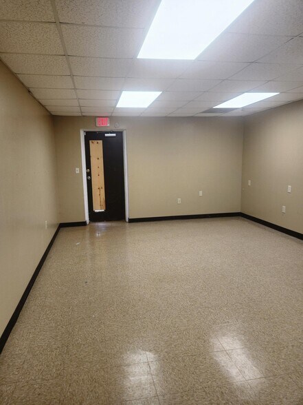 More Photos Of 106 Torrence Rd, Tuskegee Office For Sale