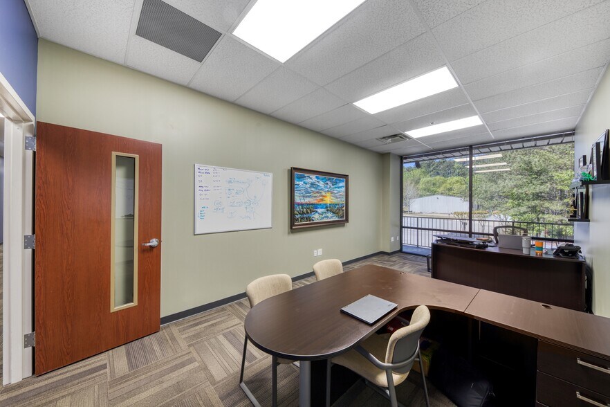More Photos Of 3050 Matlock Dr, Kennesaw Light Manufacturing For Sale