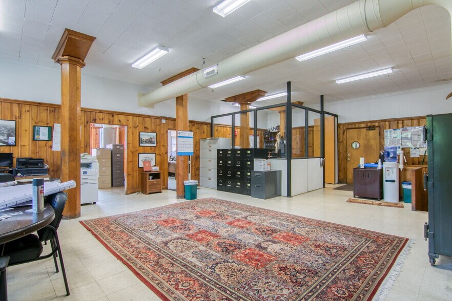 More Photos Of 150 Front St, West Springfield Light Manufacturing For Lease