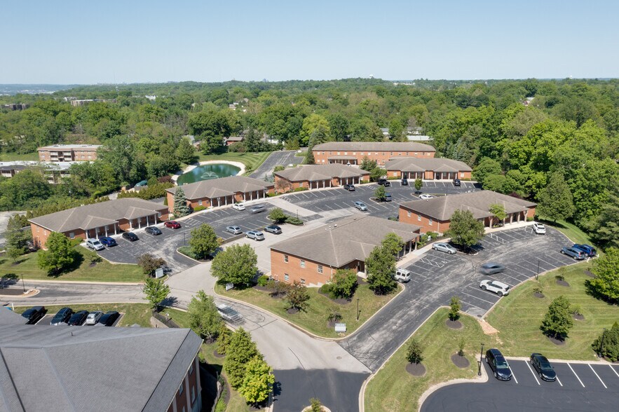 More Photos Of 2400 Chamber Center Dr, Fort Mitchell Office For Lease