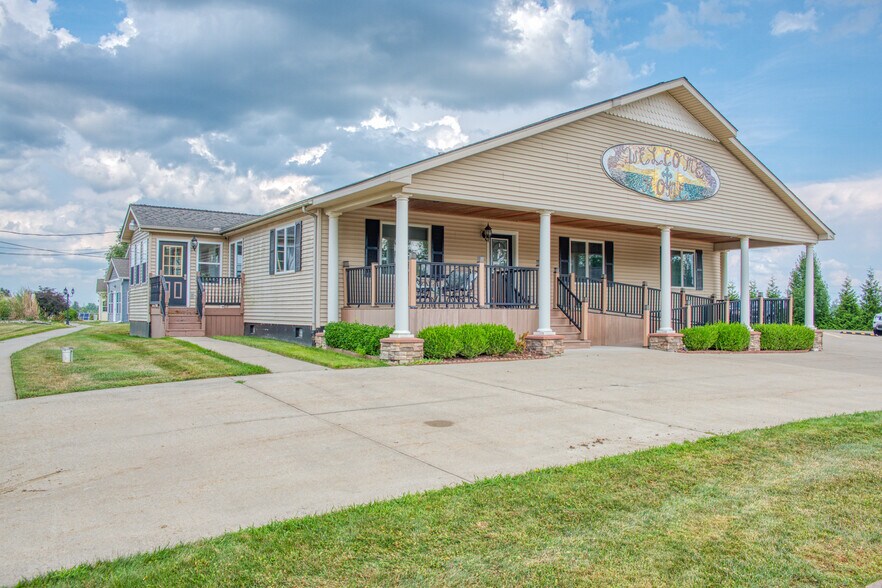 Primary Photo Of 1605 Vandekarr Rd, Owosso Assisted Living For Sale