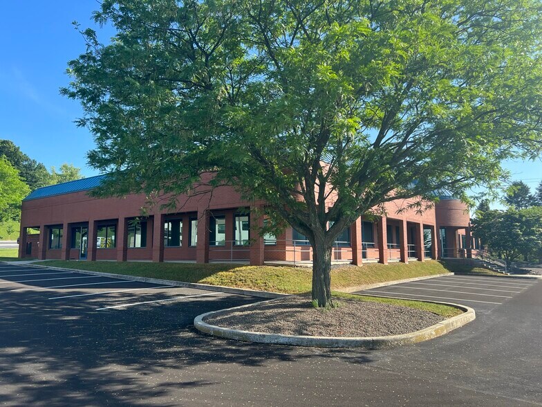 More Photos Of 5021 Louise Dr, Mechanicsburg Office For Sale