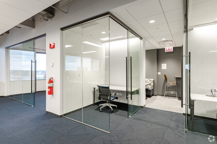 More Photos Of 1415 W 22nd St, Oak Brook Unknown For Lease