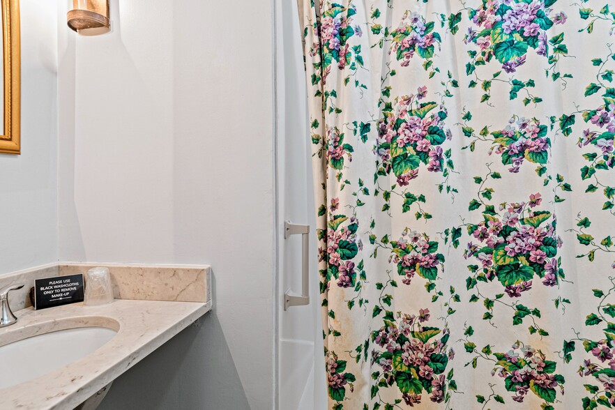 More Photos Of 803 S Main St, Winston-Salem Hospitality For Sale