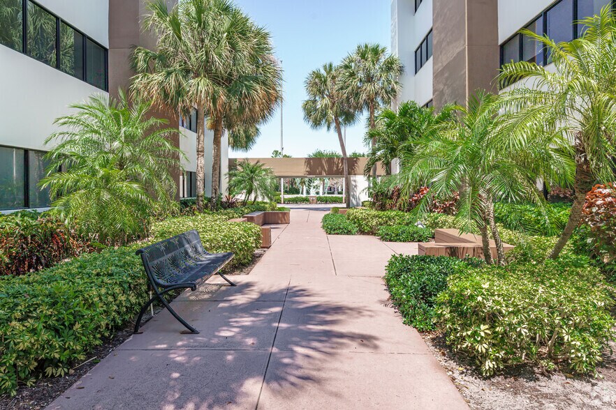 More Photos Of 1900 NW Corporate Blvd, Boca Raton Unknown For Lease
