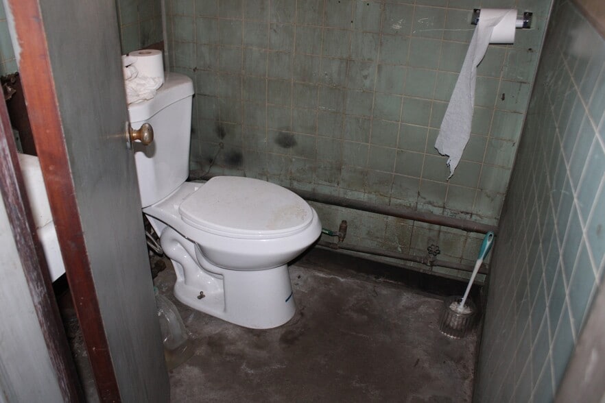 More Photos Of 5 Millers Falls Rd, Turners Falls Warehouse For Sale