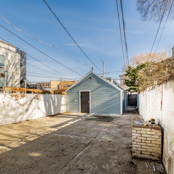 More Photos Of 6129 N Ravenswood Ave, Chicago Multifamily For Sale