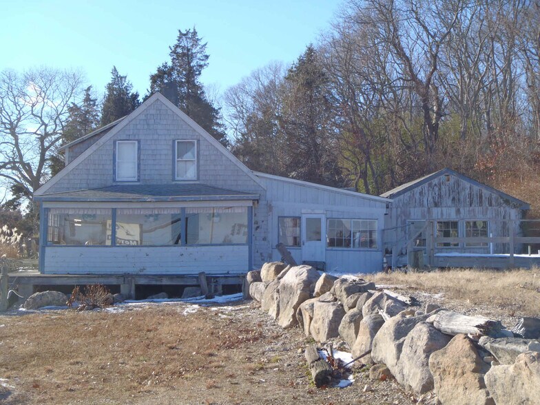 More Photos Of 5407 Post Rd, Charlestown Hotel For Sale