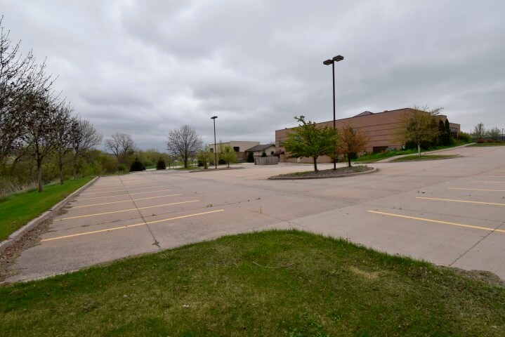More Photos Of 2834 Northgate Dr, Iowa City Office For Lease
