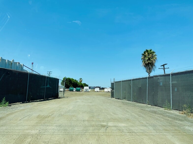 More Photos Of 15413 S San Pedro St, Los Angeles Land For Lease