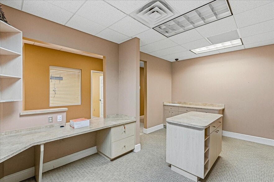 More Photos Of 8043 Spyglass Hill Rd, Melbourne Medical For Lease
