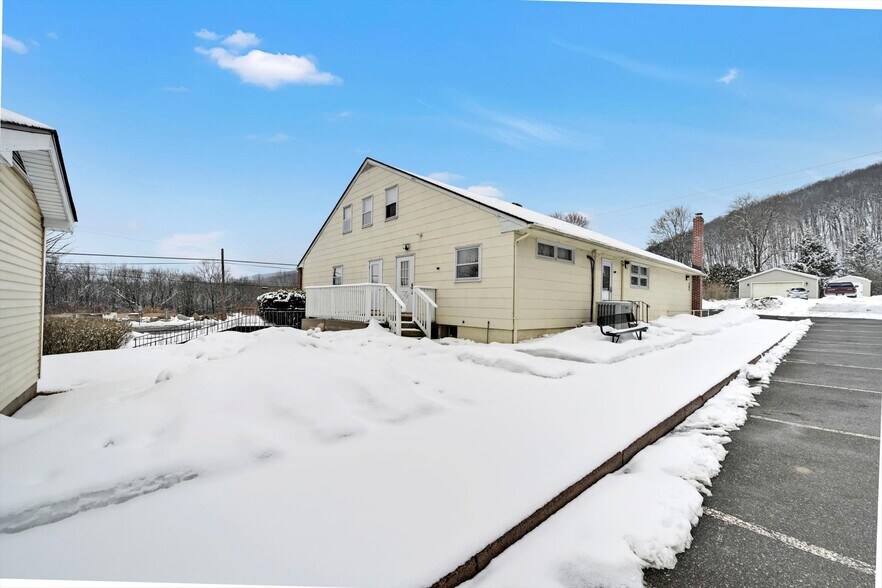 More Photos Of 780 Claremont Ave, Tamaqua Office For Sale