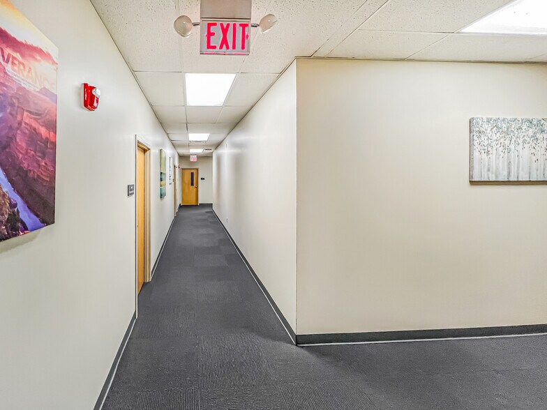 More Photos Of 4411 Woodson Rd, Saint Louis Office For Lease