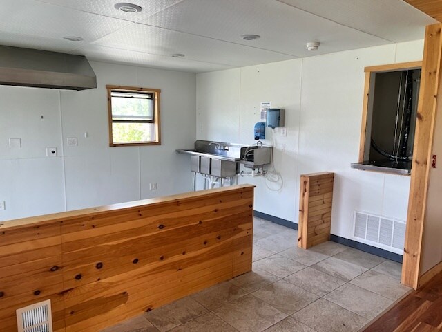 More Photos Of 173 Friendsville Rd, Mc Henry Restaurant For Lease