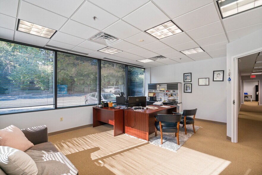 More Photos Of 5350 Shawnee Rd, Alexandria Medical For Sale