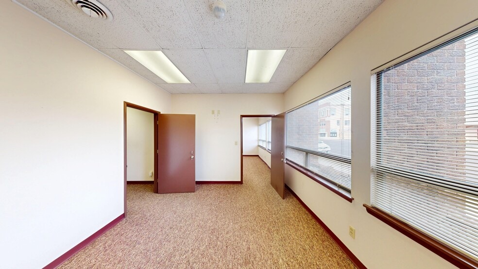More Photos Of 324 E Washington Ave, Riverton Office For Sale