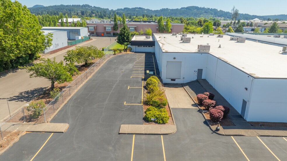 More Photos Of 3403 W 7th Ave, Eugene Manufacturing For Lease
