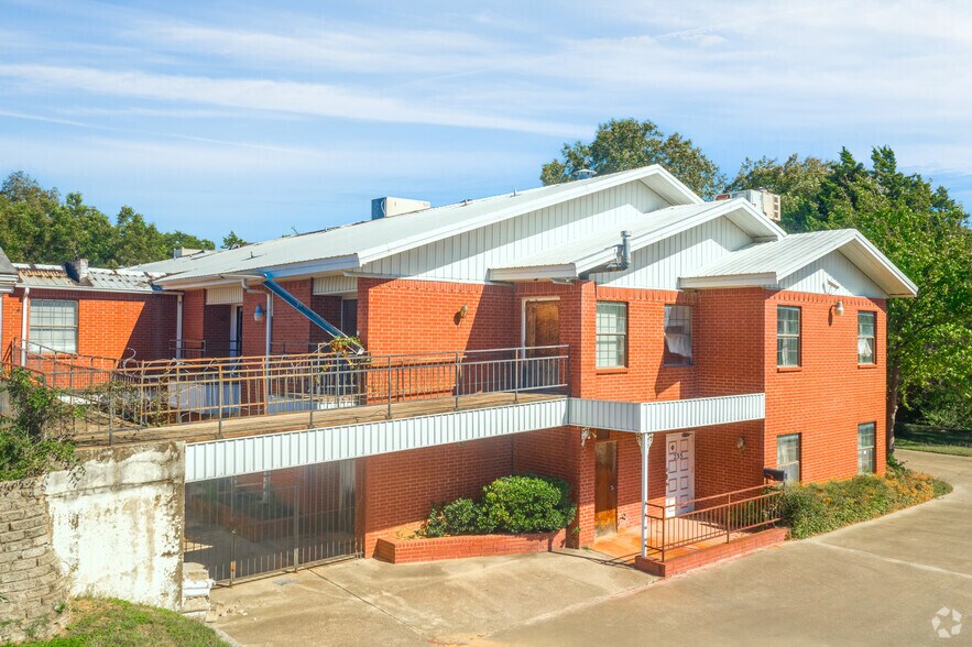More Photos Of 123 Lions Club Park Rd, Lancaster Skilled Nursing Facility For Sale