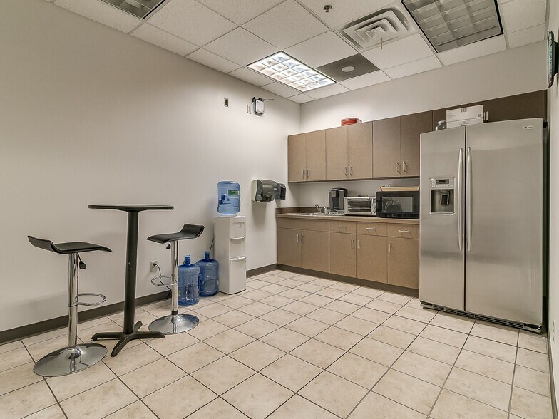 More Photos Of 9802 N Morgan Rd, Yukon Office For Sale