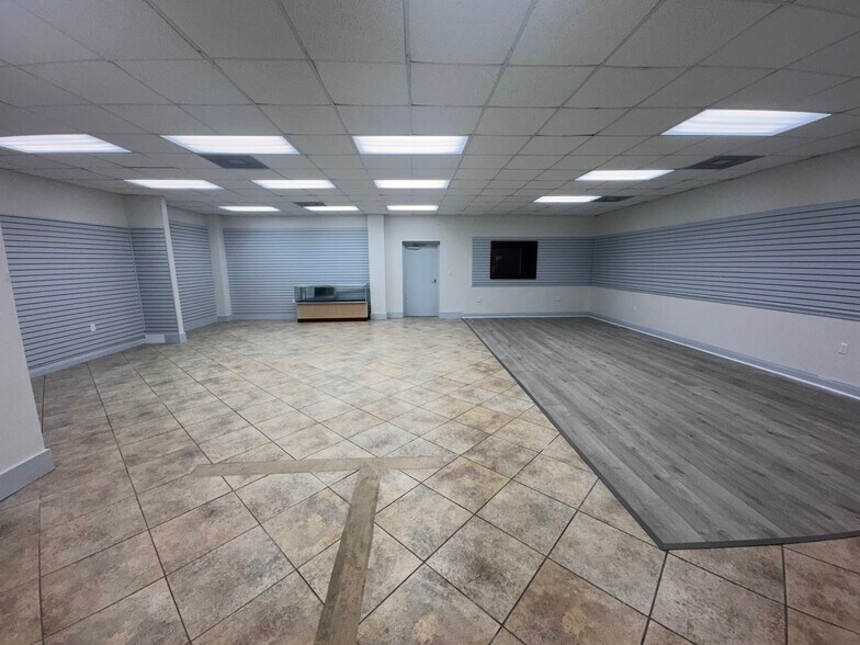 More Photos Of 4455 Ulmerton Rd, Clearwater Warehouse For Lease