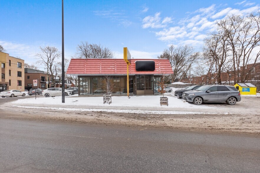 Primary Photo Of 6150-6170 Ch de la Côte-Saint-Luc, Montréal Freestanding For Lease