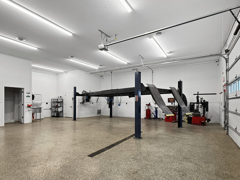 More Photos Of 204 S Main St, Woodward General Retail For Sale