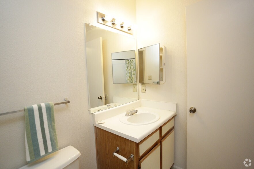 More Photos Of 5600 Salem Run Blvd, Fredericksburg Apartments For Sale