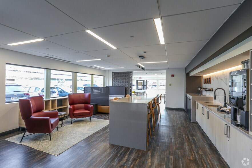 More Photos Of 100 Pennsylvania Ave, Framingham Office For Lease