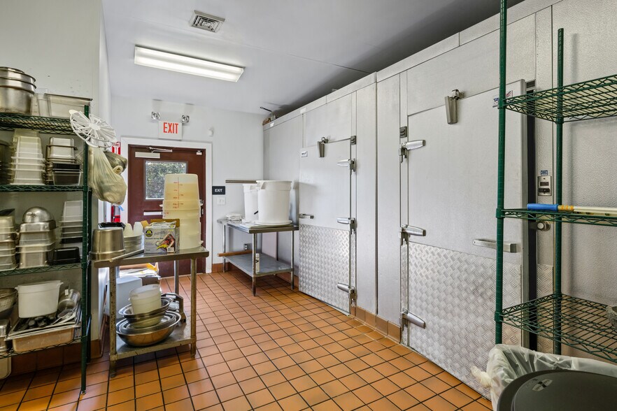 More Photos Of 5626 W Lincoln Hwy, Parkesburg Restaurant For Sale