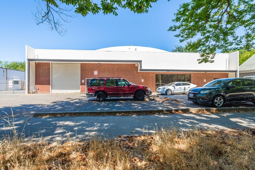More Photos Of 1819 E St, Sacramento Flex For Sale