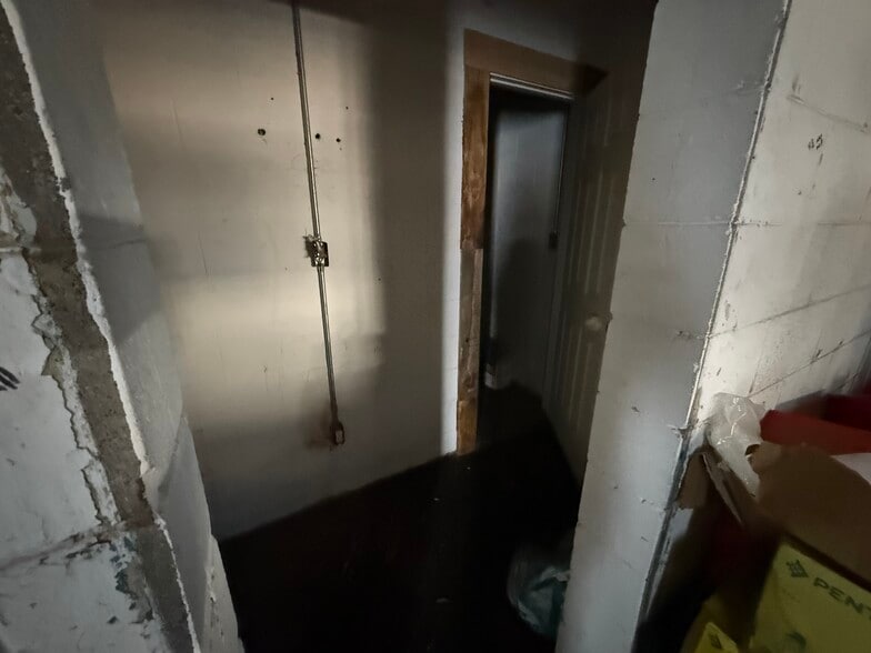 More Photos Of 200 S State Ave, Indianapolis Flex For Sale