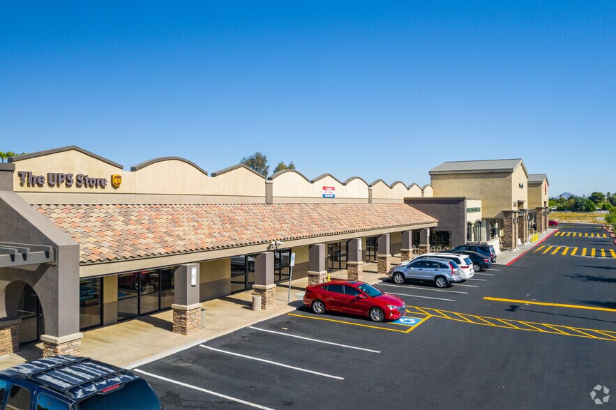 More Photos Of 13440 N 7th St, Phoenix Unknown For Lease