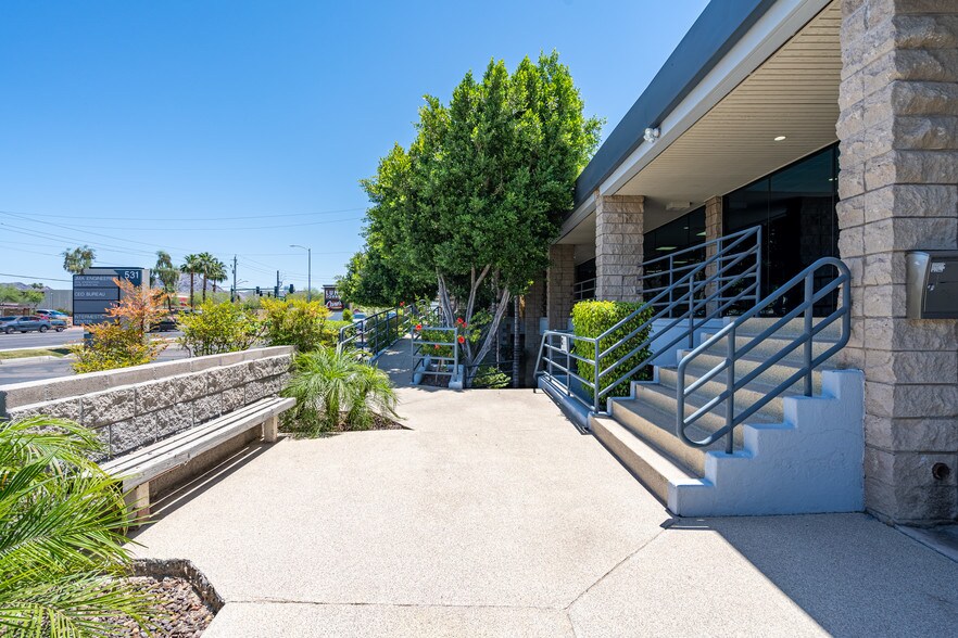 More Photos Of 531 E Bethany Home Rd, Phoenix Office For Sale