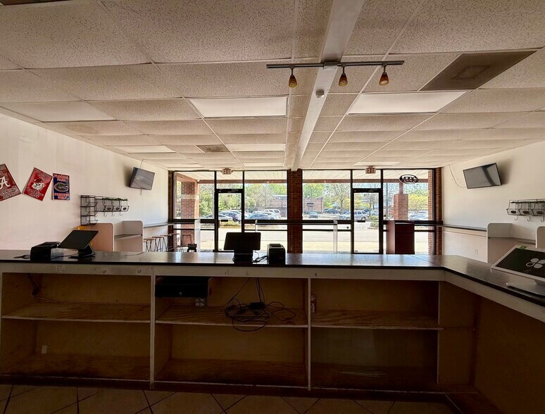 More Photos Of 1625 E University Dr, Auburn Unknown For Lease