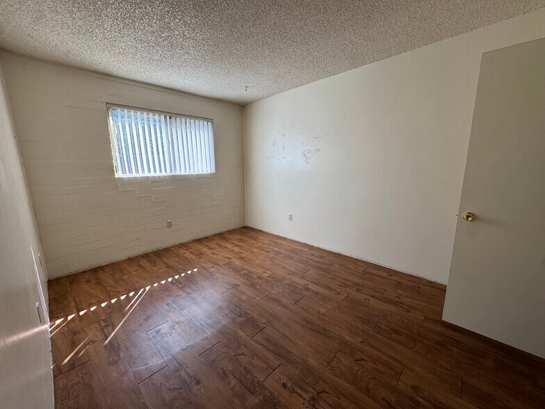 More Photos Of 1518 E Hedrick Dr, Tucson Apartments For Sale