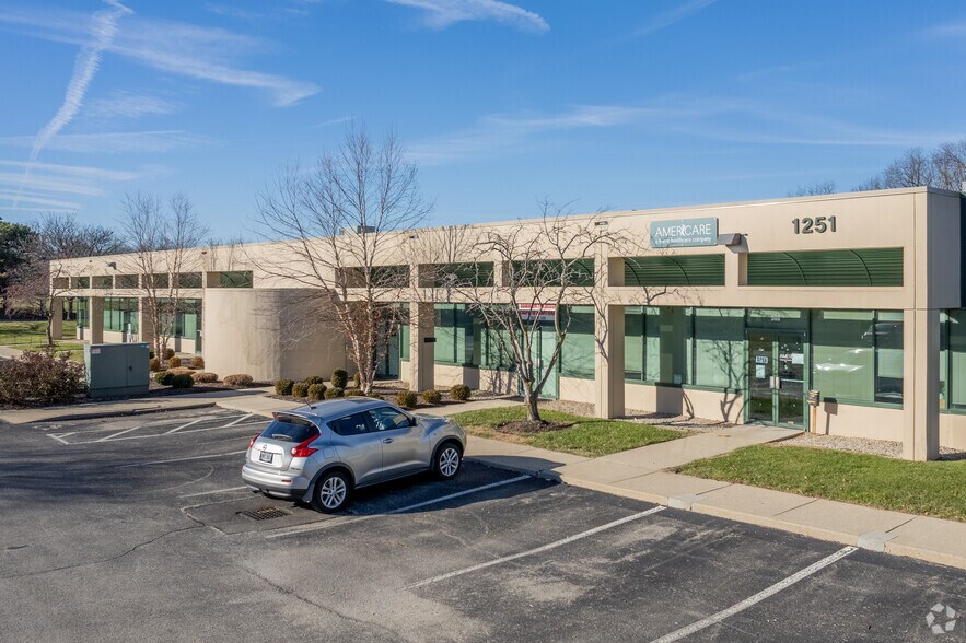 More Photos Of 1251 Kemper Meadow Dr, Cincinnati Unknown For Lease