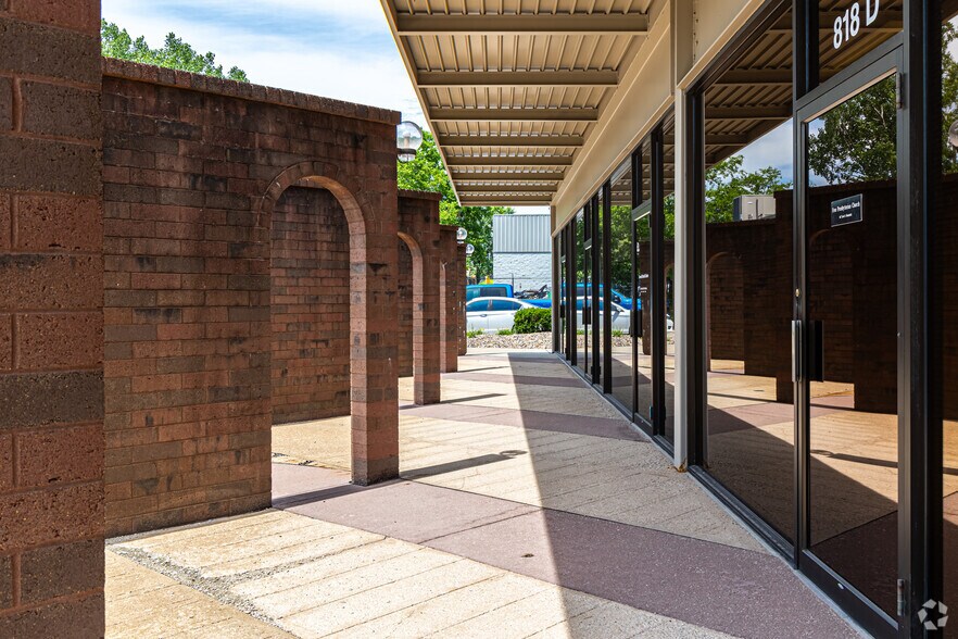 More Photos Of 816-818 NW Park Ln, Lee's Summit Office For Lease