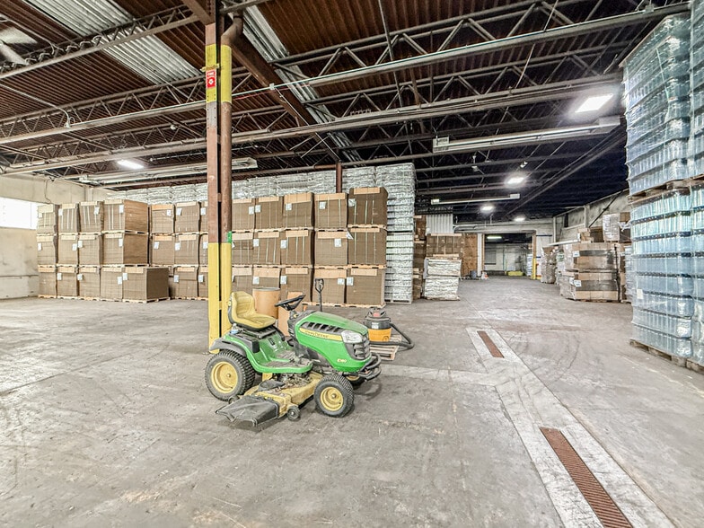 More Photos Of 416 Pittsburgh Cir, Ellwood City Warehouse For Lease