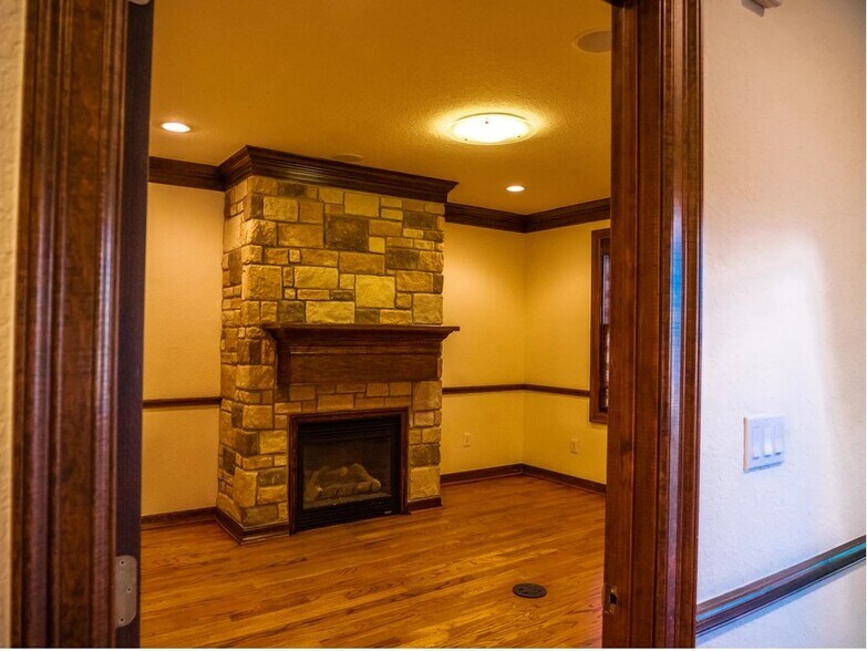 More Photos Of 446 Heights Blvd, Houston Office Residential For Sale