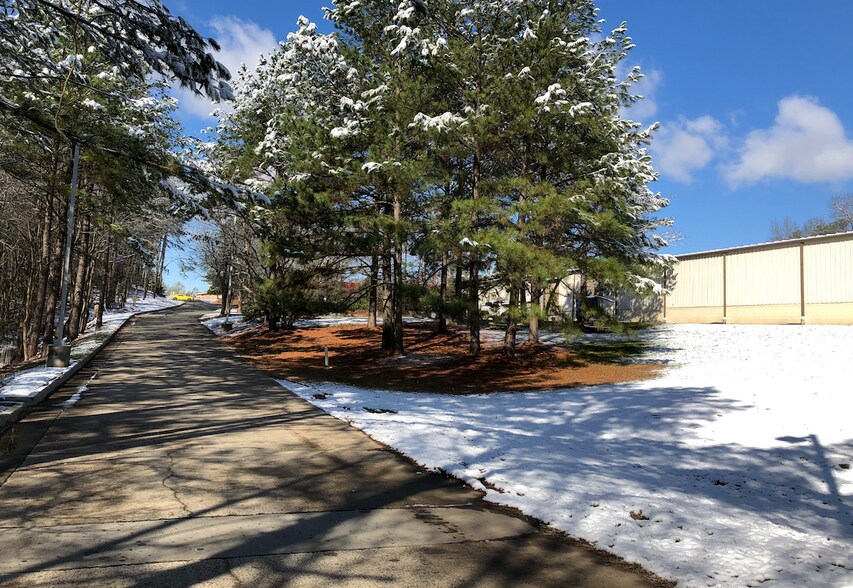 More Photos Of 121 S Lasalle St, Durham Warehouse For Lease