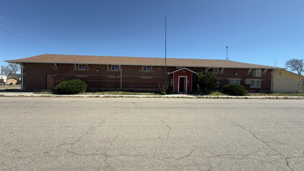 More Photos Of 664 2nd Ave, Deer Trail Office For Sale