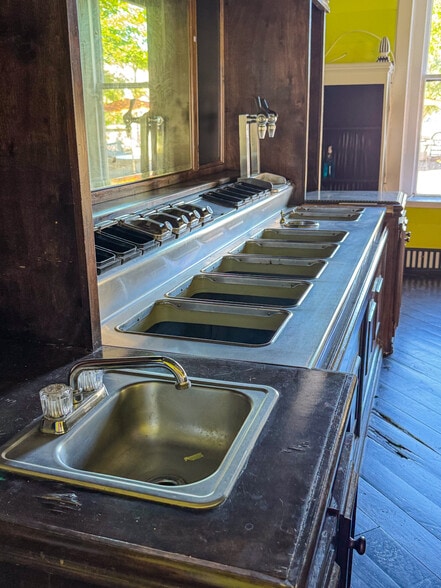 More Photos Of 812 West Ave, Lenoir Storefront Retail Office For Sale