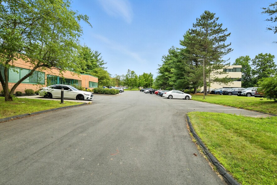 More Photos Of 3 Northwestern Dr, Bloomfield Medical For Lease