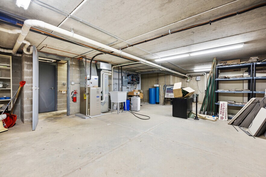 More Photos Of 3598 Green Pointe Ctr, Hamilton Office For Sale