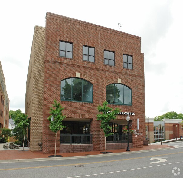 Primary Photo Of 202 S Main St, Blacksburg Apartments For Lease