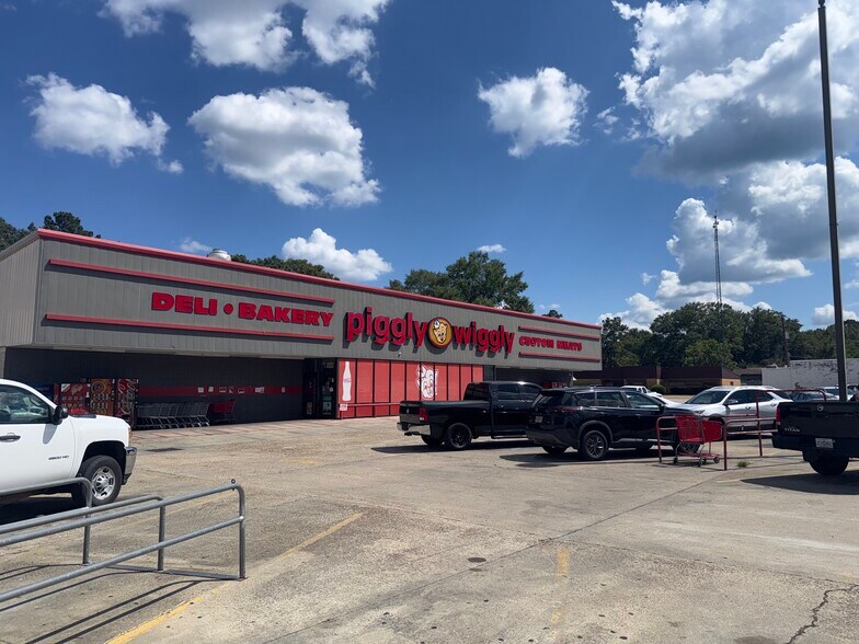 Primary Photo Of 1720-1731 Columbia Ave, Prentiss Freestanding For Lease